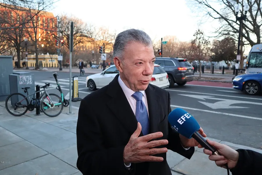 Juan Manuel Santos: «Trump y Petro hicieron lo que no deberĂan hacer»