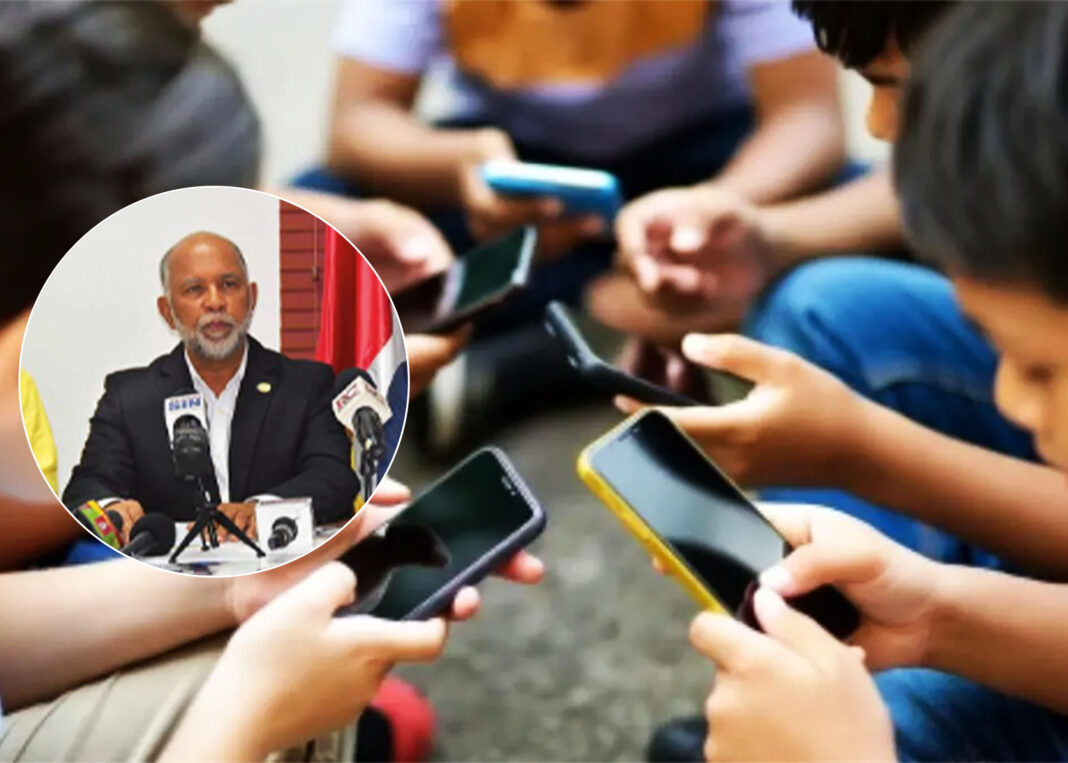 ADP propone la restricción de redes sociales en dispositivos escolaresa menores de 16 años