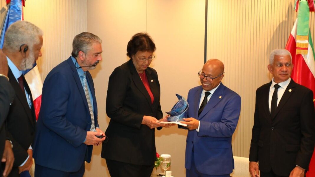 Presidenta de Surinam visita Congreso Nacional Presidenta de Surinam visita Congreso Nacional