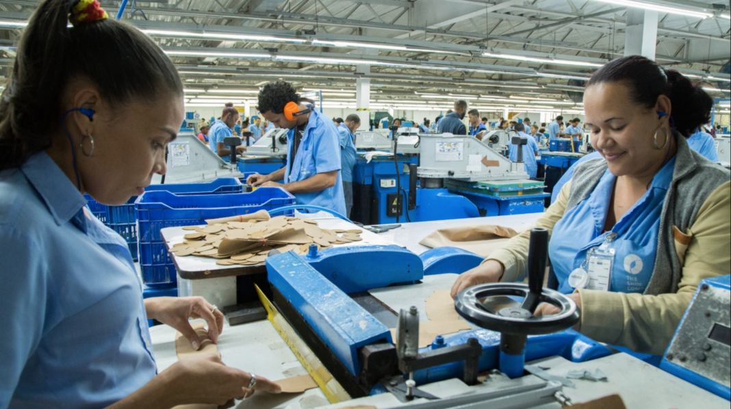 Nuevas zonas francas proyectan US$221 millones y 8,113 empleos Nuevas zonas francas proyectan US$221 millones y 8,113 empleos