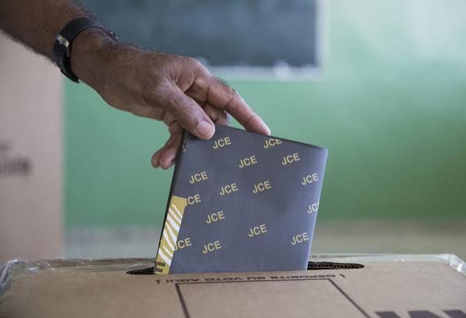 Aprueban proyecto de ley que otorgaría beneficios para quienes voten Aprueban proyecto de ley que otorgaría beneficios para quienes voten